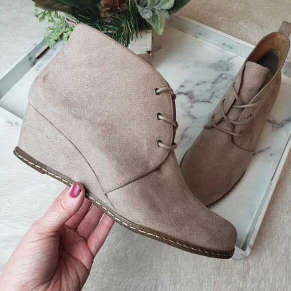 FRANCO SARTO Tan Annabelle Lace Up Wedge Ankle Boots Size 8.5 - Picture 2 of 11